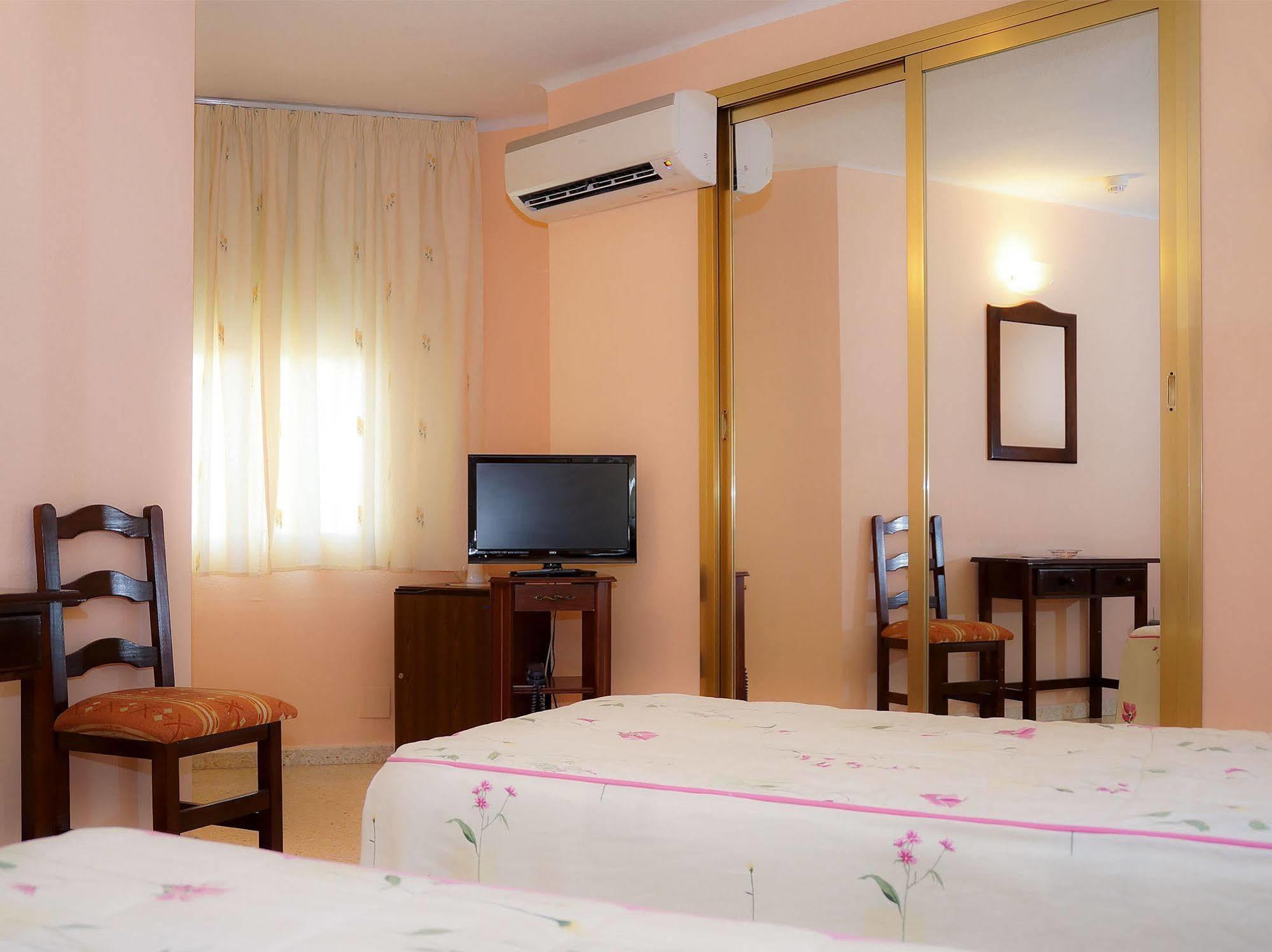 Hotel Velis Velez Malaga Eksteriør billede